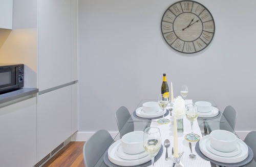 Manchester City Centre Apartment | Deluxe 2 Bed 2 Bath Spacious City Centre Apartment