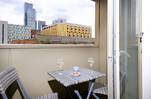 Manchester City Centre Apartment | Deluxe 2 Bed 2 Bath Spacious City Centre Apartment