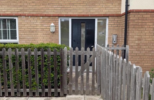 Dunstable House | Delwin Place