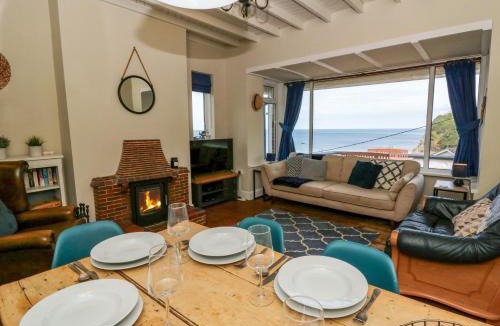 Tan-y-groes House | Delyn Aur
