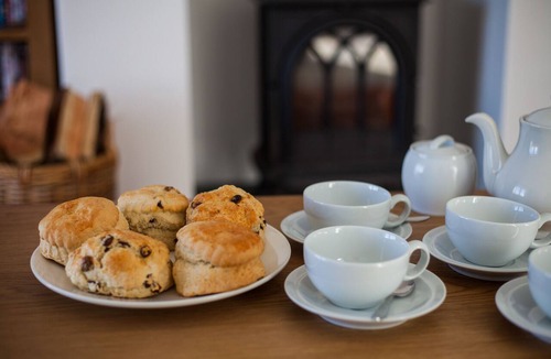 Liverton House | DETACHED BARN CONVERSION. FAMILY FRIENDLY WITH INDOOR POOL, GAMES RM & PLAY AREA