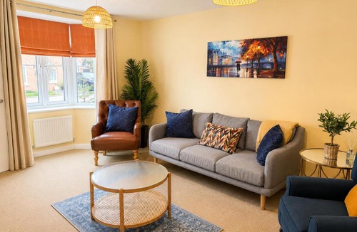West Ilsley House | Diamond View Stylish 3BR Ideal 4 Professionals
