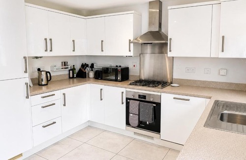 West Ilsley House | Diamond View Stylish 3BR Ideal 4 Professionals