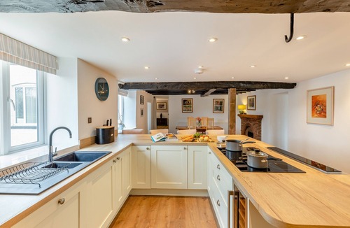 Steens Bridge House | Docklow House - Six Bedroom House, Sleeps 12