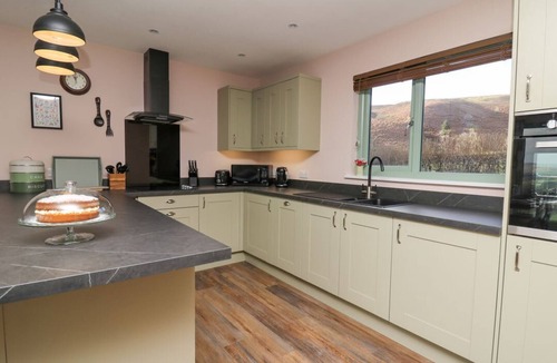 Llandrindod Wells Cabin | Dol Blodau by Newbridge-On-Wye