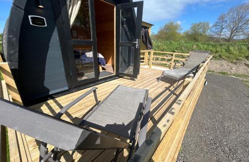 Saint Asaph Other | Dolafon luxury glamping pod 3 with hot tub and bathroom