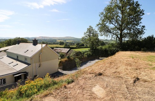 Manordeilo House | Dolcoed