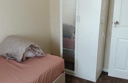 Colchester House | Double bedroom with shared facilities