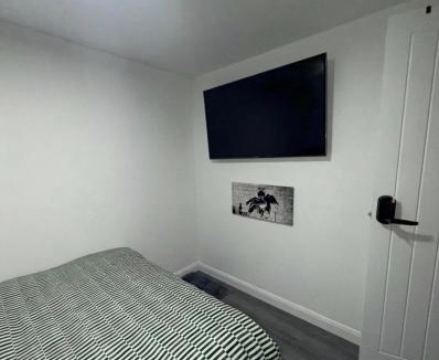 Tea Green House | Double room 3 Minute drive from Luton Airport