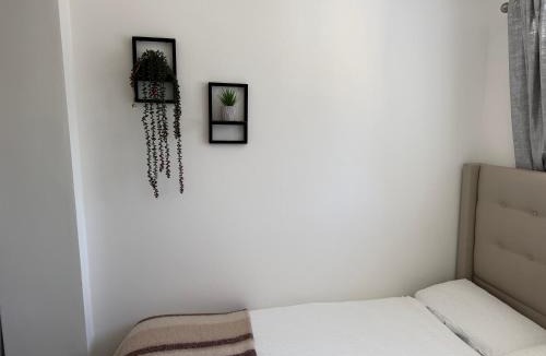Middleton House | Double Room on a quiet neighbourhood