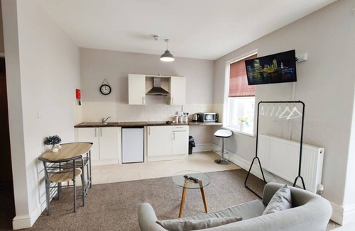 Gorseinon Apartment | Double Room with Kitchen & Parking | Gorseinon Swansea