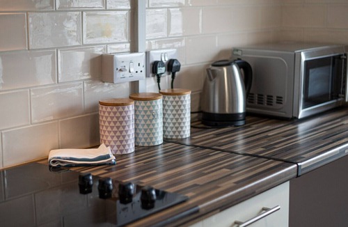 Gorseinon Apartment | Double Room with Kitchen & Parking | Gorseinon Swansea