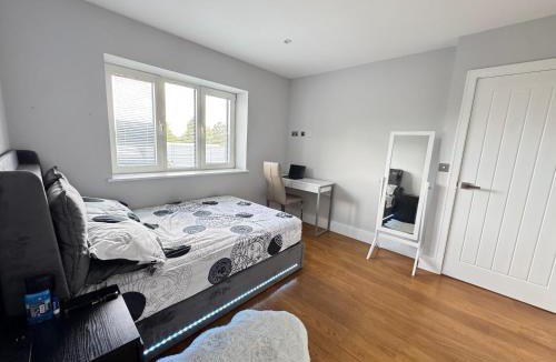 Chatham House | Double Room With Private Bathroom in Chatham