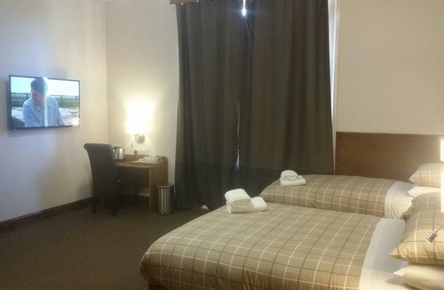 Clydebank Hotel | Douglas Hotel