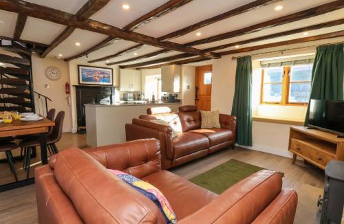 Sneaton House | Dove Cottage