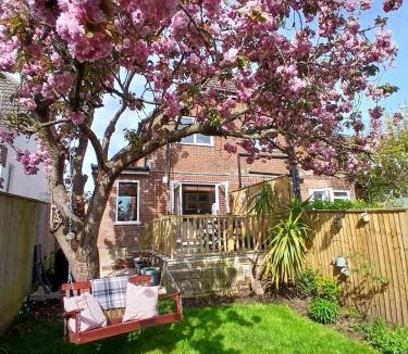 Blandford Saint Mary House | Down by the Riverside