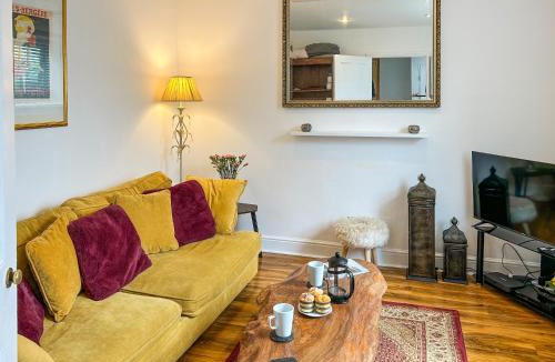 St. Stephen House | Dragonfly Cottage