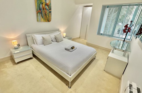 Canford Cliffs Villa | Dreamcatcher - Multi Award Winning Luxury Villa with Hot Tub