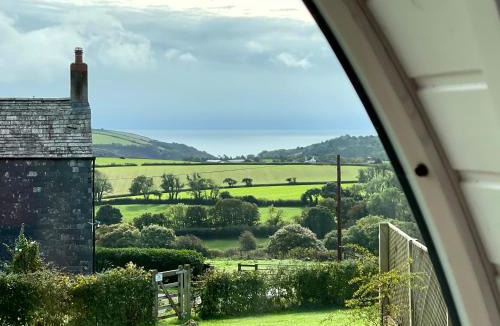 Widegates House | Dreckly cabin - Lydcott Glamping with Cornish sea views