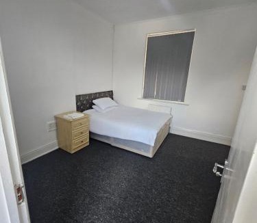 Tipton Bed & Breakfast | Dudley Port