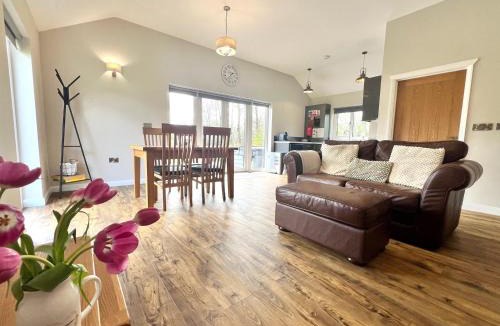 Llanybydder House | Dwrgi