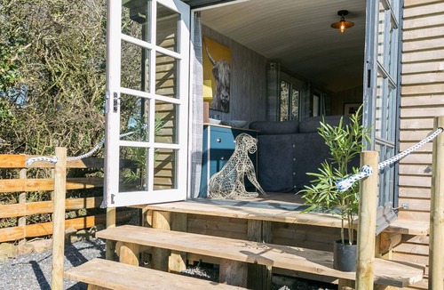 Llanerchymedd Cottage | Easter Cabin - a remote that sleeps 4 guests in 2 bedrooms