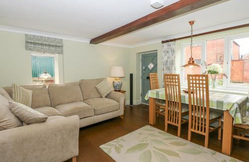 Dersingham House | Easter Cottage