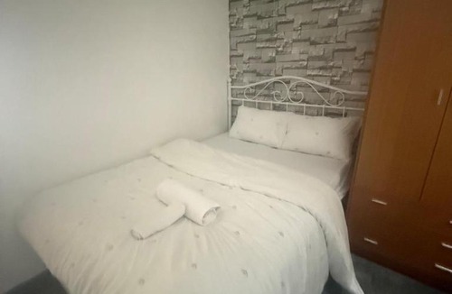 Northampton Apartment | Eastern Bridge House
