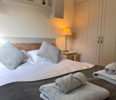 Worlington House | Eastington