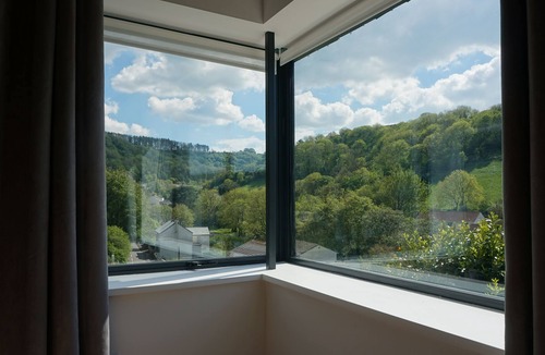 Hele House | Echium Heights, 4 bed retreat, secluded with views