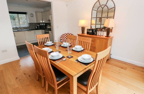 Milford Haven Cottage | Egret