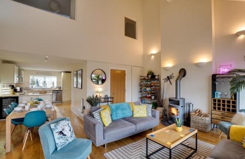 Cirencester House | Eider Cottage Lower Mill Estate Lakeside Escape with Spa Access