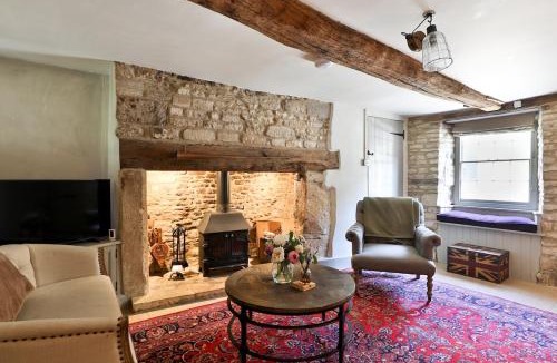Chedworth House | Elegant Cotswold Cottage in Northleach