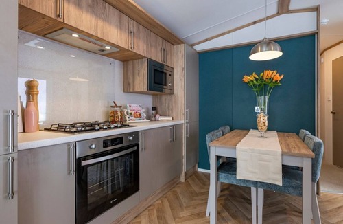 Thirsk Cabin | Ellery Waterside Spa, Thirsk