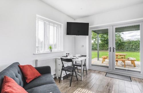 Radbourne House | Elm Lodge