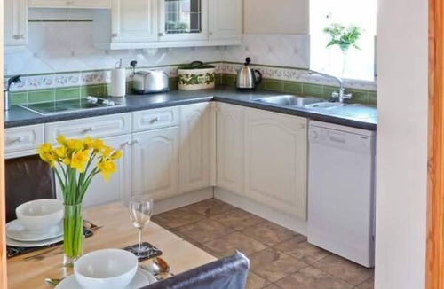 Long Marton Cottage | ELM TREE COTTAGE, pet friendly in Appleby-In-Westmorland