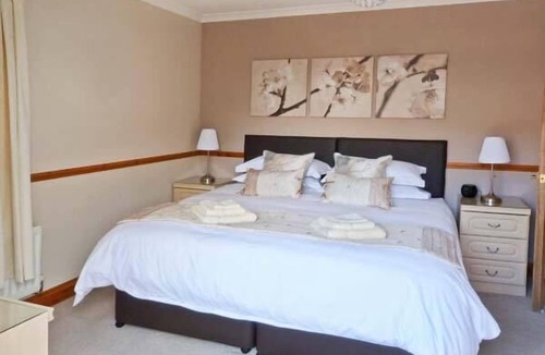 Long Marton Cottage | ELM TREE COTTAGE, pet friendly in Appleby-In-Westmorland