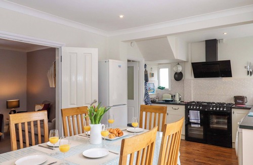 St. Michaels Cottage | Elmbank Gardens