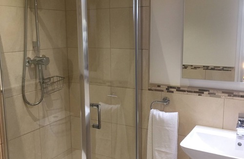 Acocks Green Bed & Breakfast | Elmdon Lodge