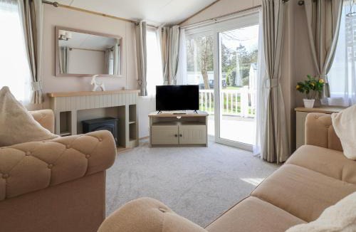 Ruthin House | Elsie Rose