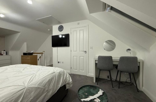 Seisdon House | En-suite Studio - LuxurymeetsComfort