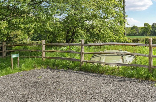 Upper Dicker Cottage | Enchanting glamping experience in East Hoathly.
