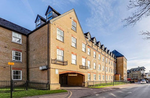 Ware Apartment | Entire 2 Bed Flat Contractors Families and Relocators