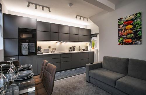 Oadby Apartment | Entire Spacious Duplex Flat