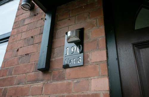 Oadby Apartment | Entire Spacious Duplex Flat