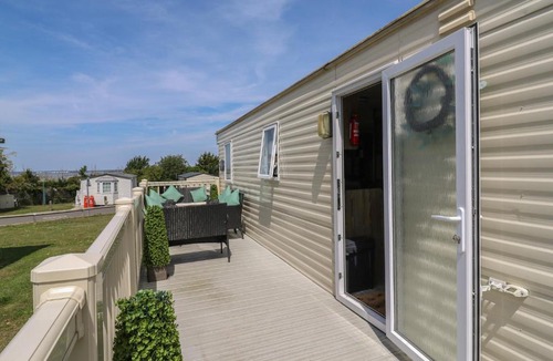 Isle of Grain House | Estuary View