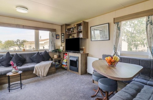 Isle of Grain House | Estuary View