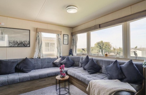 Isle of Grain House | Estuary View