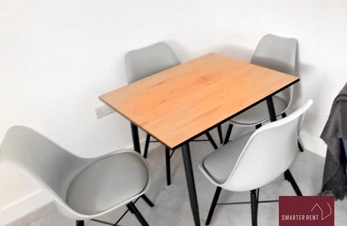 Eton Apartment | Eton, Windsor - 1 Bedroom First Floor Apartment - Parking