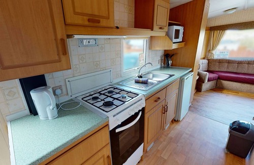 Aberystwyth House | Excellent Value for money Bronze range, with one double bedroom and one twin.
